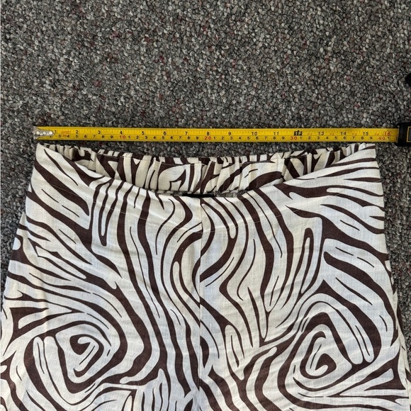 Tahari Chocolate Brown and Cream Zebra Print 100% Linen Capri Pants Wide leg M - Picture 4 of 9